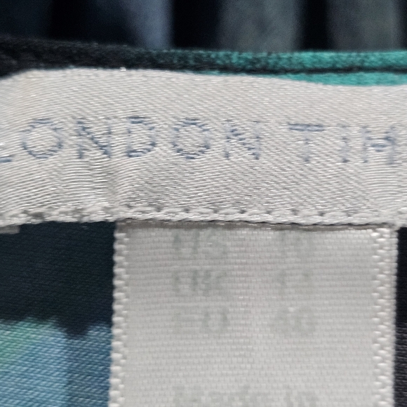 LONDON TIMES Pullover Wrap Dress Bell Sleeve Bottoms Size 10 Long Sleeve - Picture 9 of 14